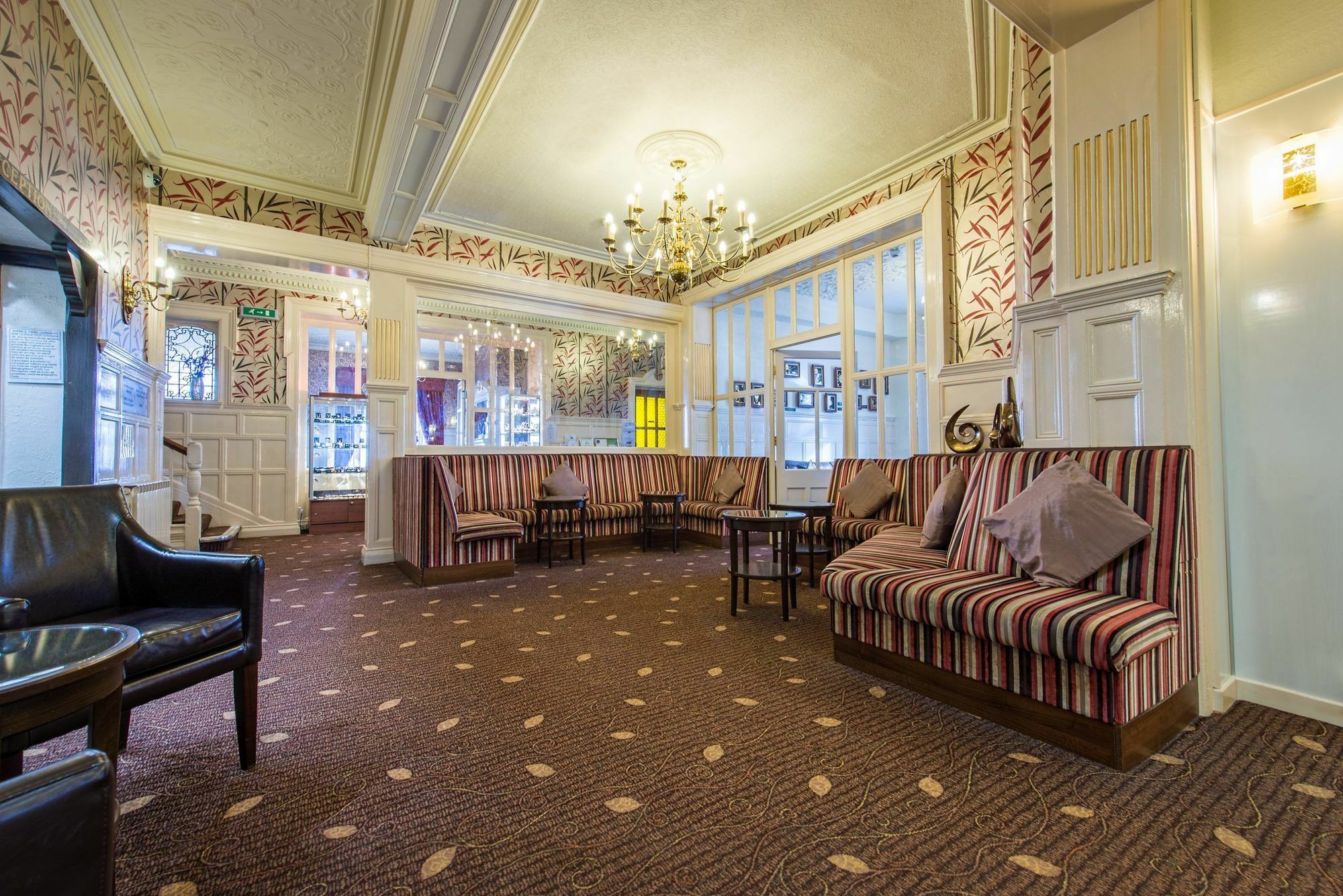 Queens Hotel Лландидно Экстерьер фото